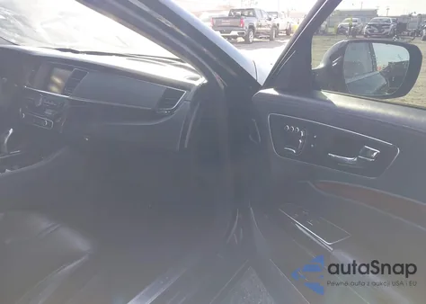 2015 Kia K900 Luxury из США, поврежденный, VIN KNALW4D41F6017277